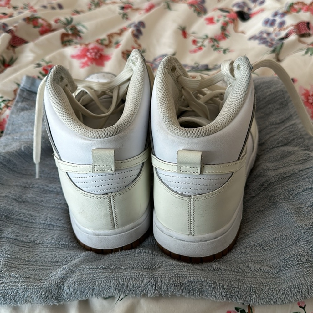 White and cream Nike dunks - Picture 2 of 7
